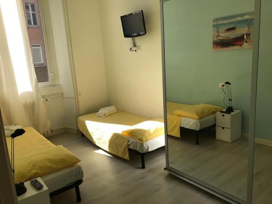 Appartamento In Zona Bocconi Milán Exterior foto